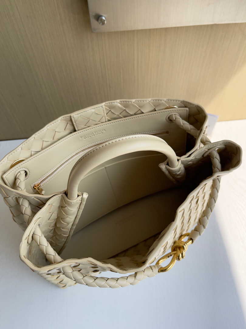 Bottega Veneta Medium Andiamo Bag 743572 Lambskin Beige