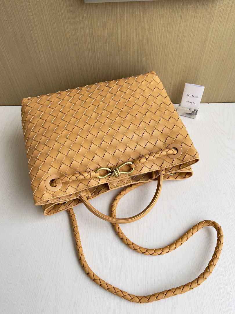 Bottega Veneta Medium Andiamo Bag 743572 Lambskin Tan