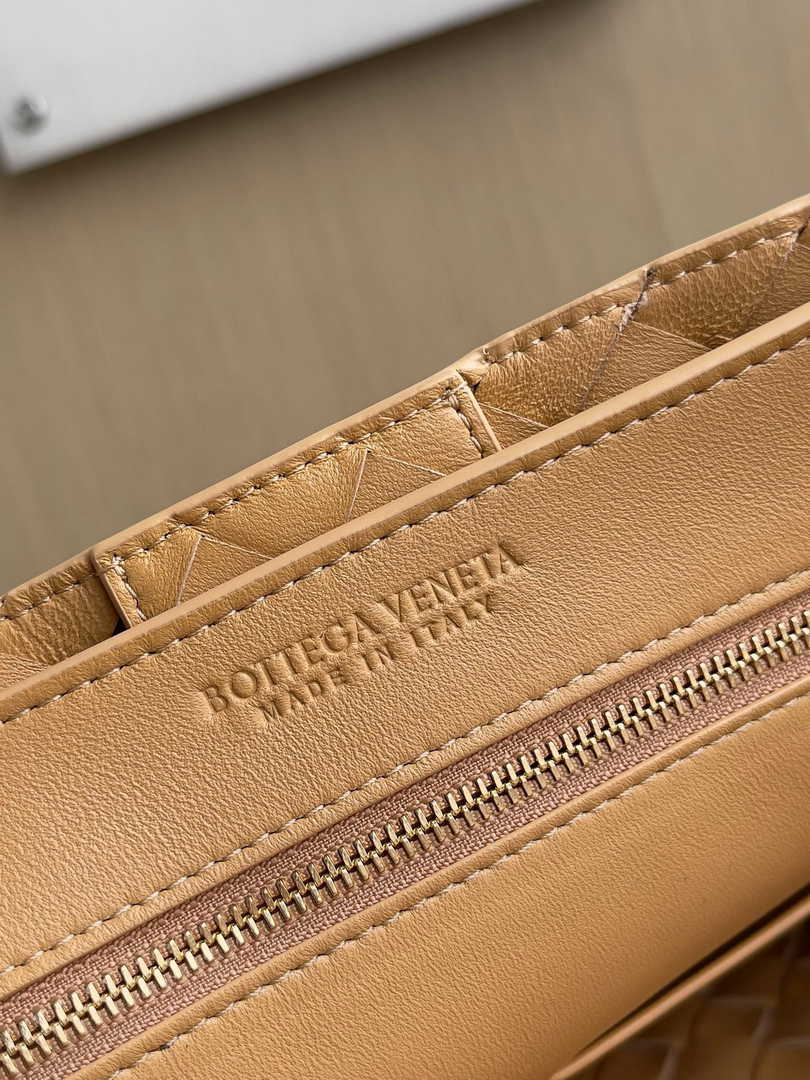 Bottega Veneta Medium Andiamo Bag 743572 Lambskin Tan