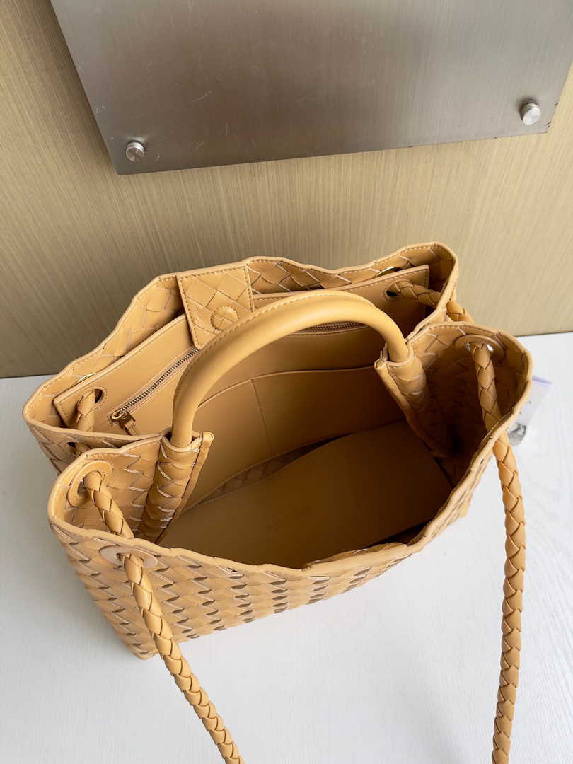 Bottega Veneta Medium Andiamo Bag 743572 Lambskin Tan