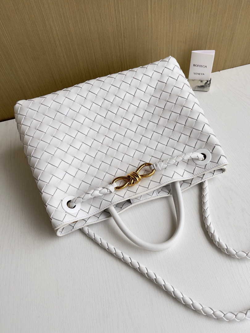 Bottega Veneta Medium Andiamo Bag 743572 Lambskin White
