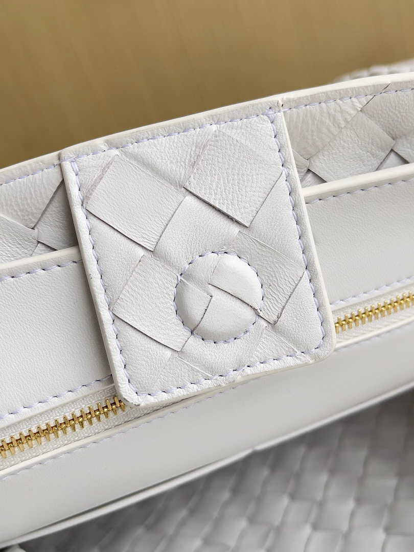 Bottega Veneta Medium Andiamo Bag 743572 Lambskin White