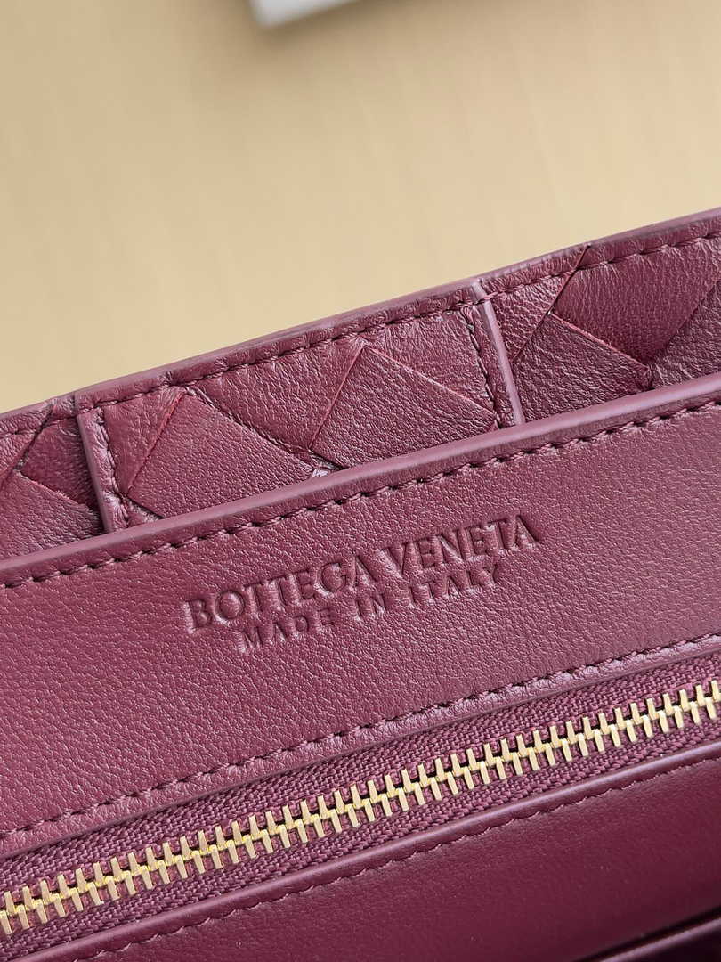 Bottega Veneta Medium Andiamo Bag 743572 Lambskin Wine Red