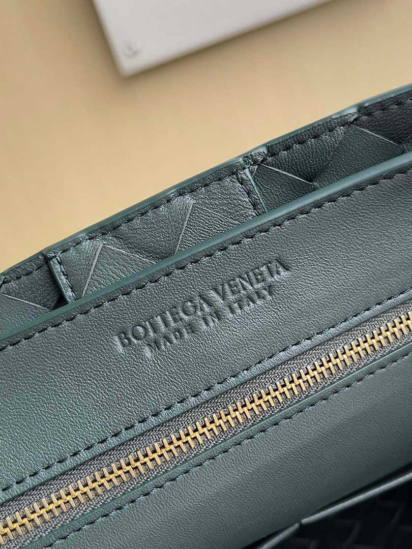 Bottega Veneta Medium Andiamo Bag 743572 Lambskin dark green