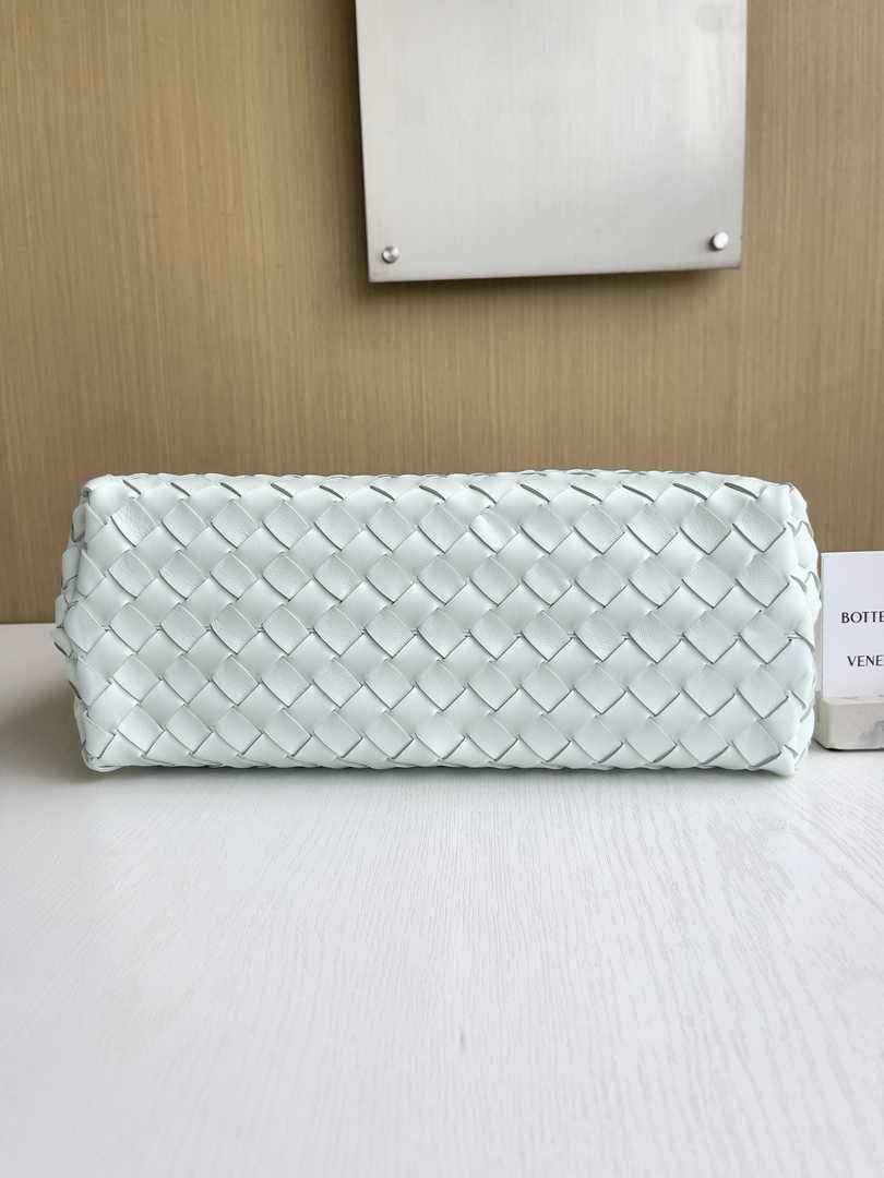 Bottega Veneta Medium Andiamo Bag 743572 Lambskin Light green