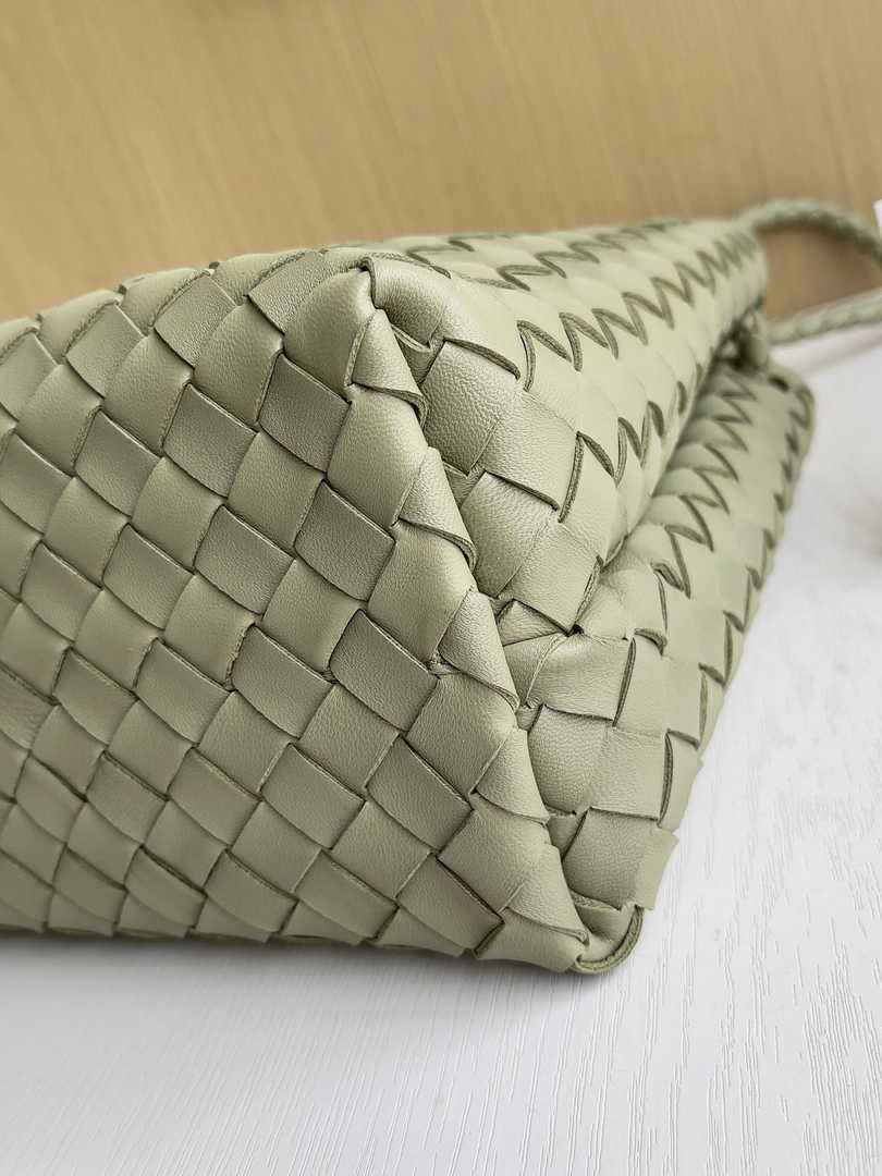 Bottega Veneta Medium Andiamo Bag 743572 Lambskin Green