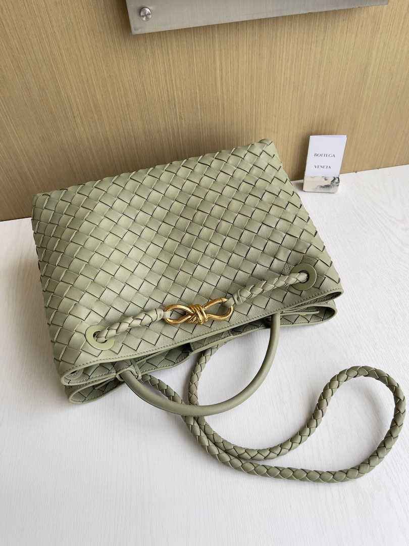 Bottega Veneta Medium Andiamo Bag 743572 Lambskin Green