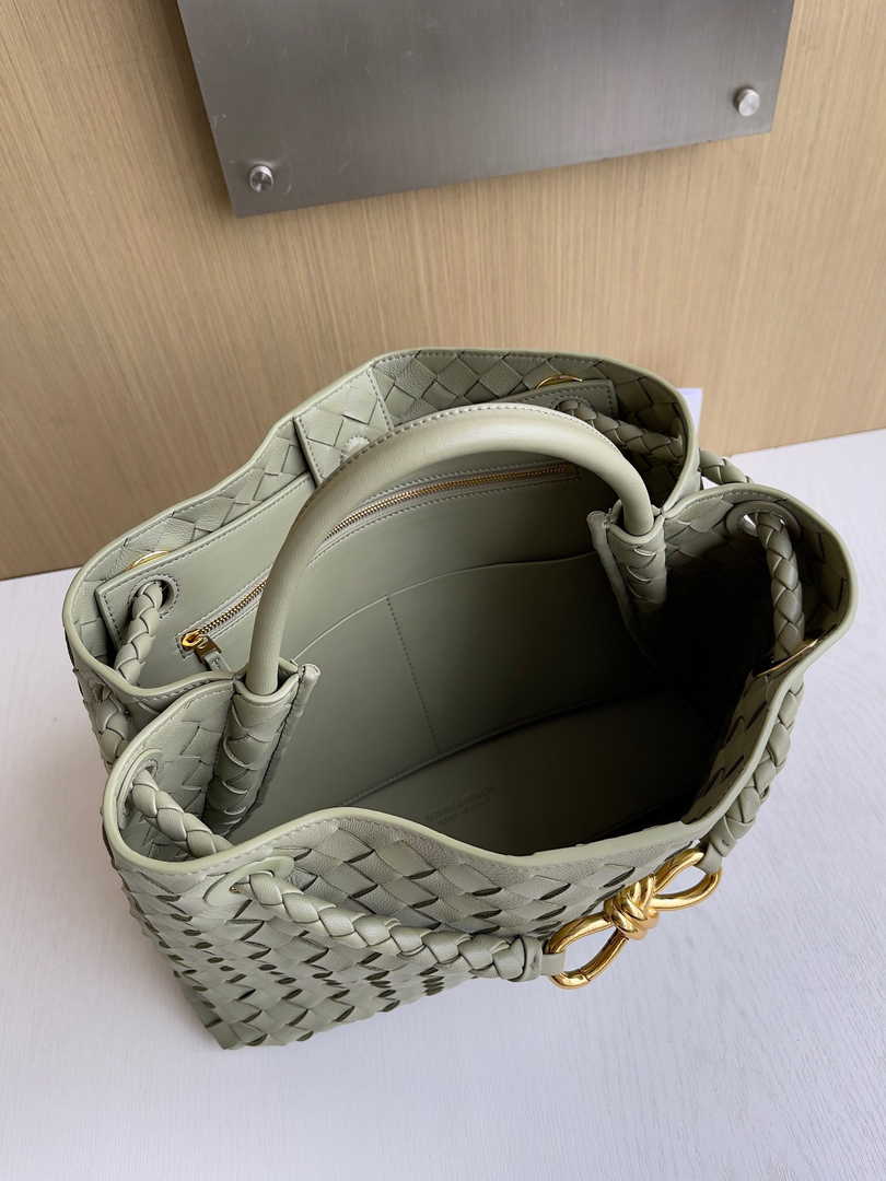 Bottega Veneta Medium Andiamo Bag 743572 Lambskin Green