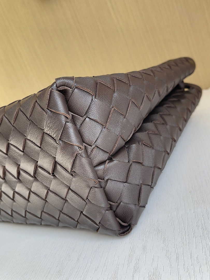 Bottega Veneta Medium Andiamo Bag 743572 Lambskin Coffee