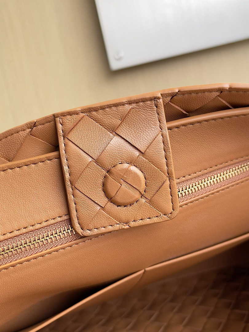 Bottega Veneta Medium Andiamo Bag 743572 Lambskin Brown