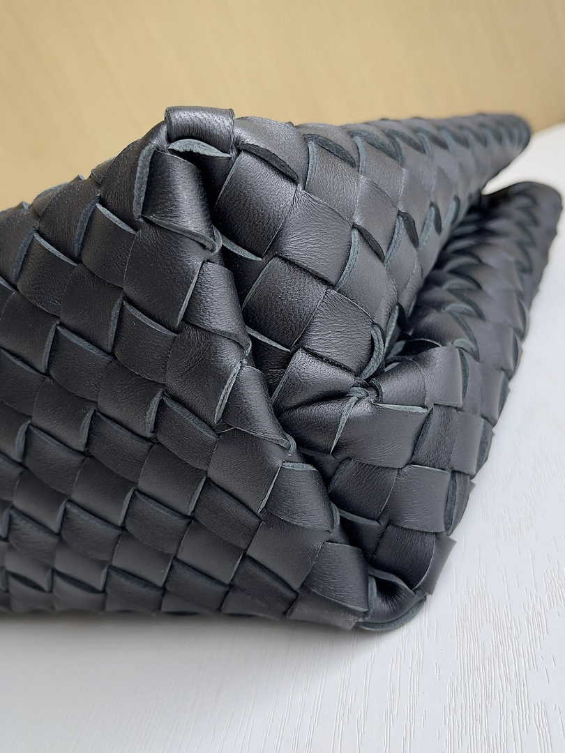 Bottega Veneta Medium Andiamo Bag 743572 Lambskin Black
