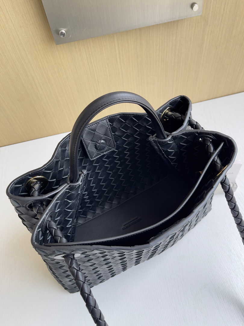 Bottega Veneta Medium Andiamo Bag 743572 Lambskin Black