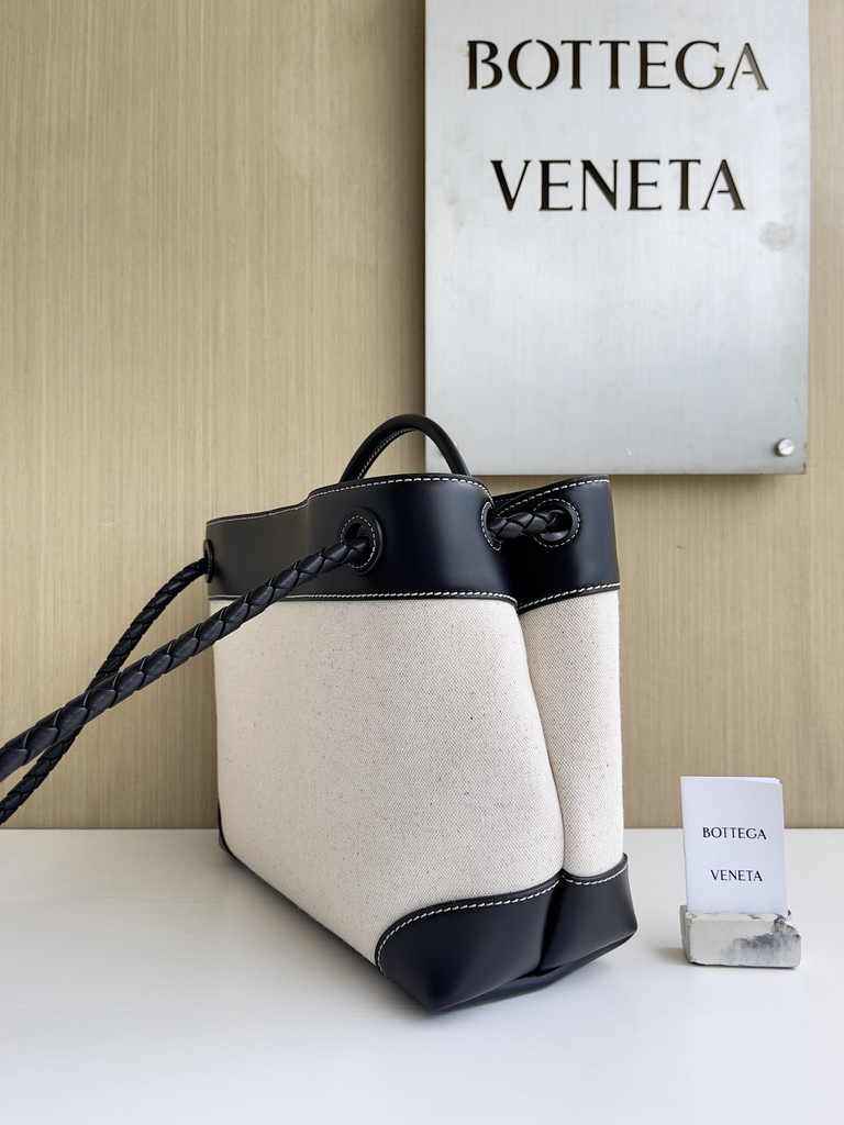 Bottega Veneta Medium Andiamo Bag 743572 Cotton Black Gold