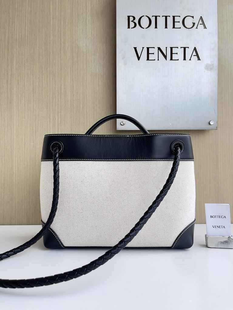 Bottega Veneta Medium Andiamo Bag 743572 Cotton Black Gold