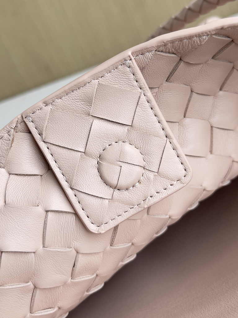 Bottega Veneta Medium Andiamo Bag 743572 Lambskin Light Pink