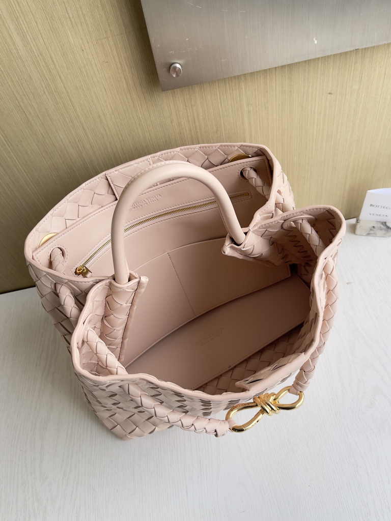 Bottega Veneta Medium Andiamo Bag 743572 Lambskin Light Pink