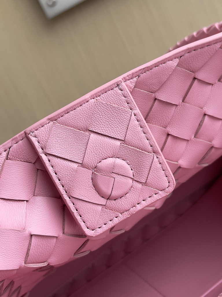 Bottega Veneta Medium Andiamo Bag 743572 Lambskin Pink