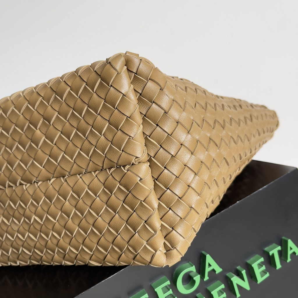 Bottega Veneta Medium Cabat Bag 608810 lambskin leather Tan