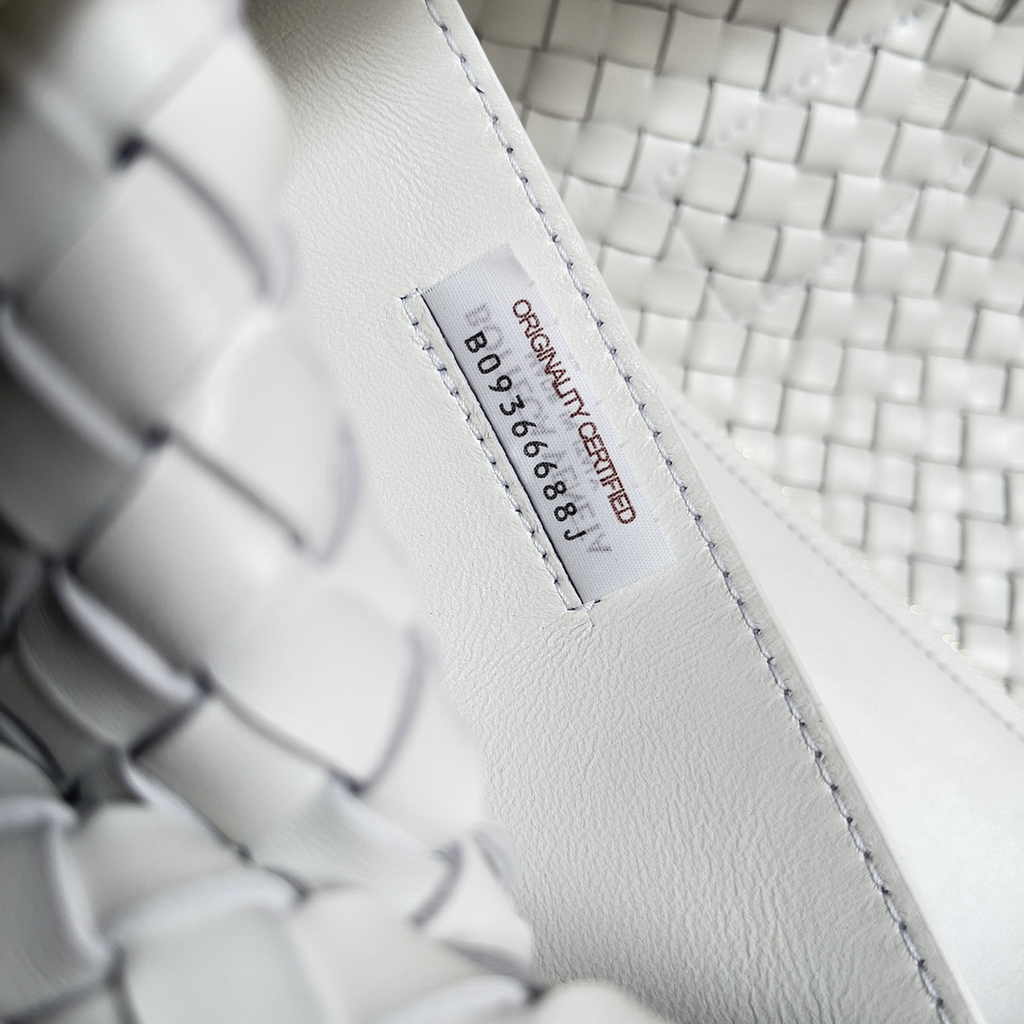 Bottega Veneta Medium Cabat Bag 608810 white lambskin leather