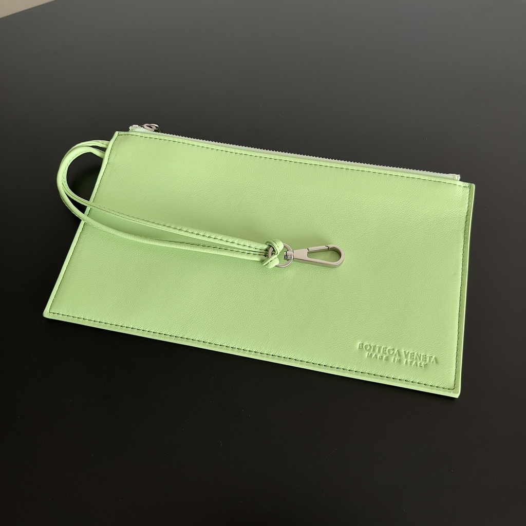 Bottega Veneta Medium Cabat Bag 608810 Green lambskin leather
