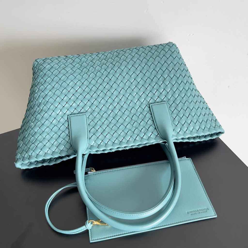 Bottega Veneta Medium Cabat Bag 608810 lambskin leather light blue