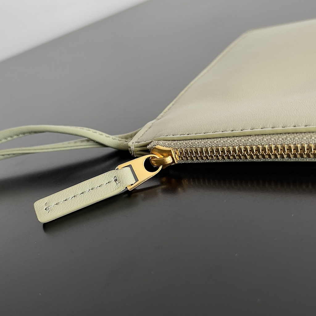 Bottega Veneta Medium Cabat Bag 608810 light green lambskin leather