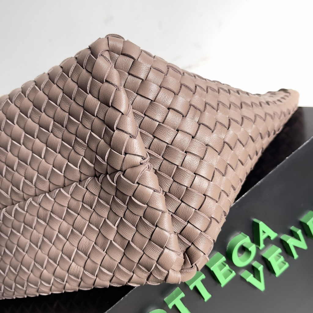 Bottega Veneta Medium Cabat Bag 608810 lambskin leather light pink