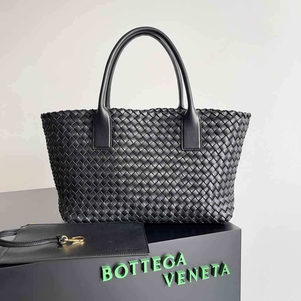 Bottega Veneta Medium Cabat Bag 608810 lambskin leather Black