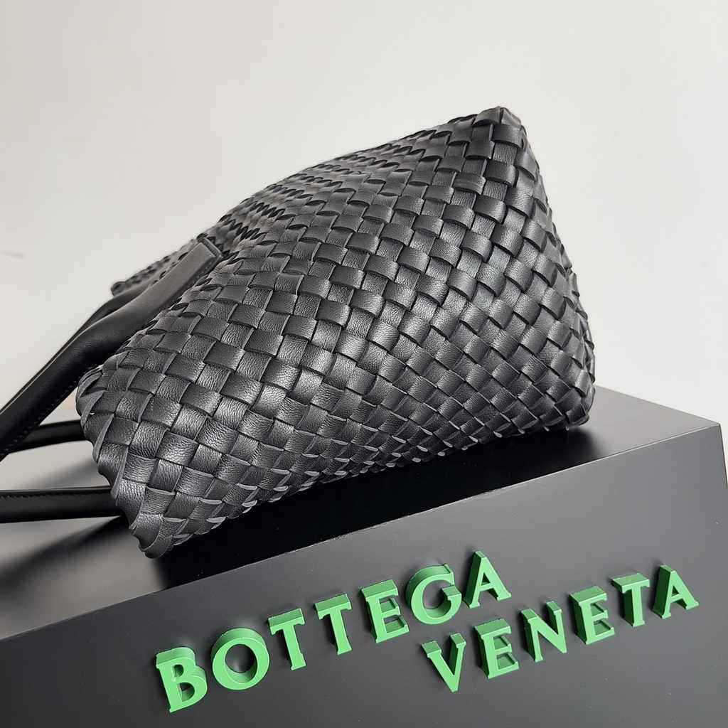 Bottega Veneta Medium Cabat Bag 608810 Black lambskin leather