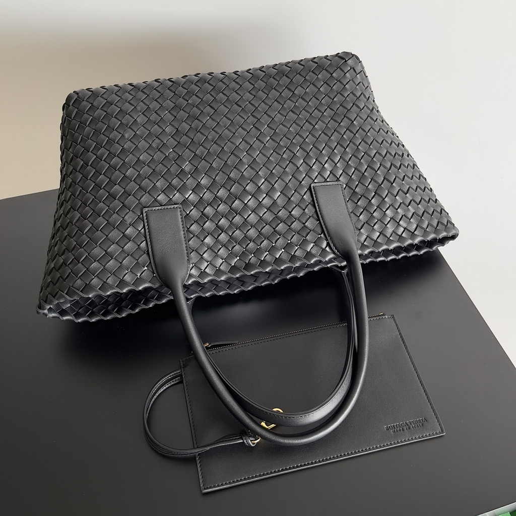 Bottega Veneta Medium Cabat Bag 608810 lambskin leather Black