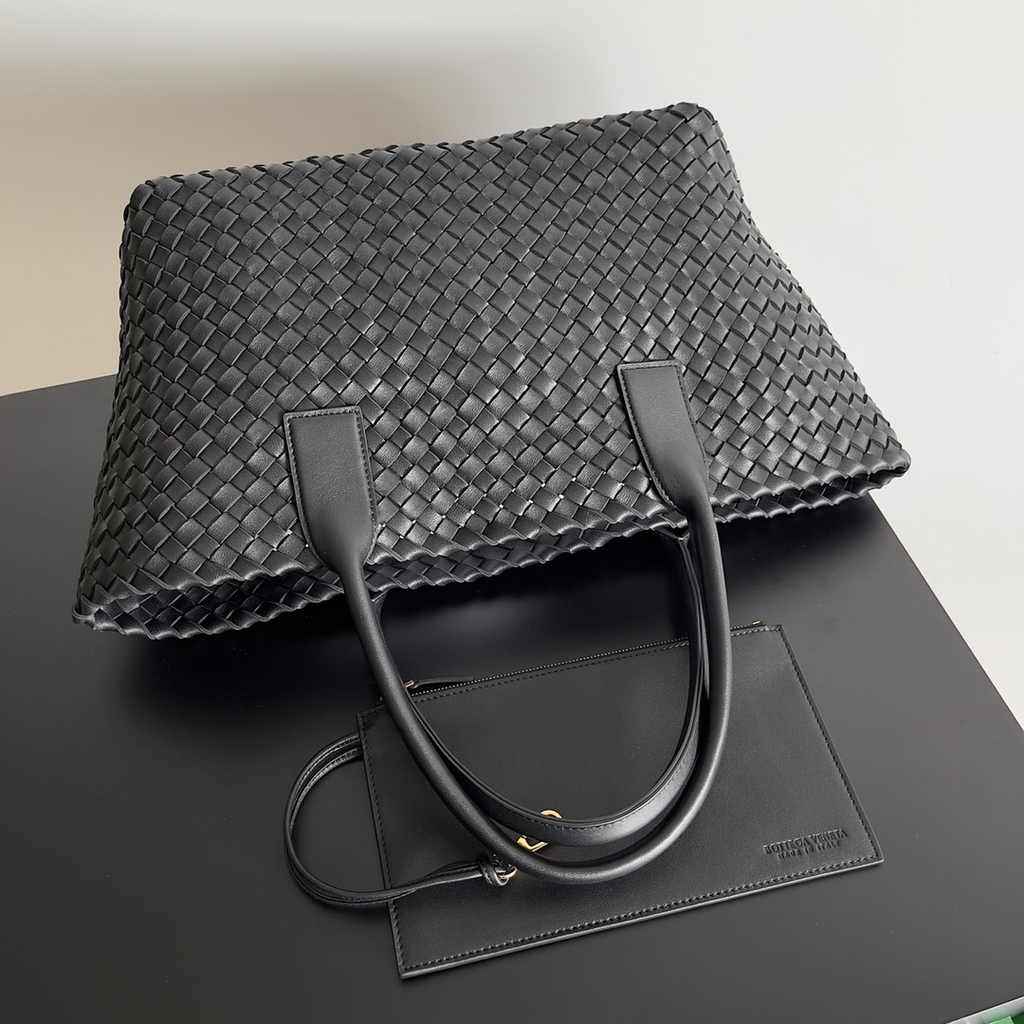 Bottega Veneta Medium Cabat Bag 608810 Black lambskin leather