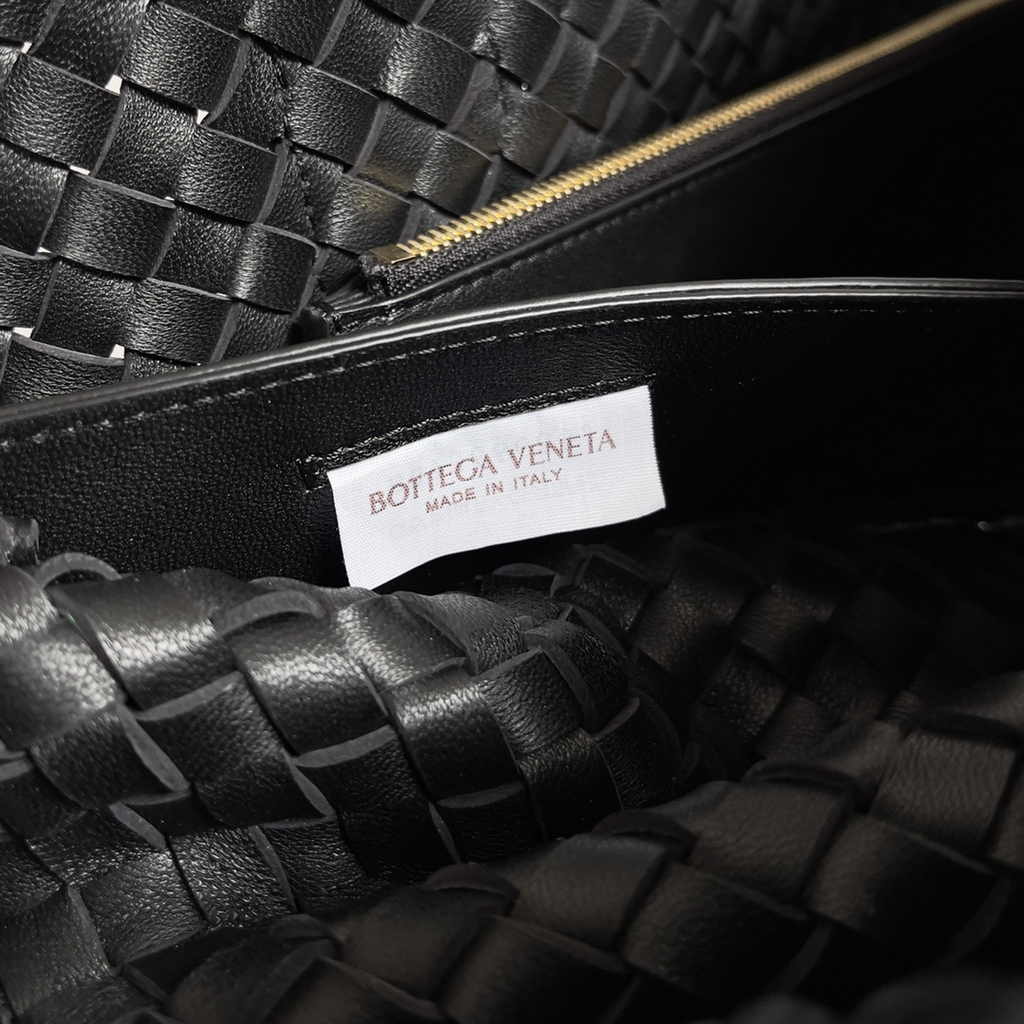 Bottega Veneta Medium Cabat Bag 608810 Black lambskin leather