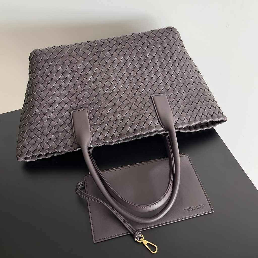 Bottega Veneta Medium Cabat Bag 608810 Fondant lambskin leather