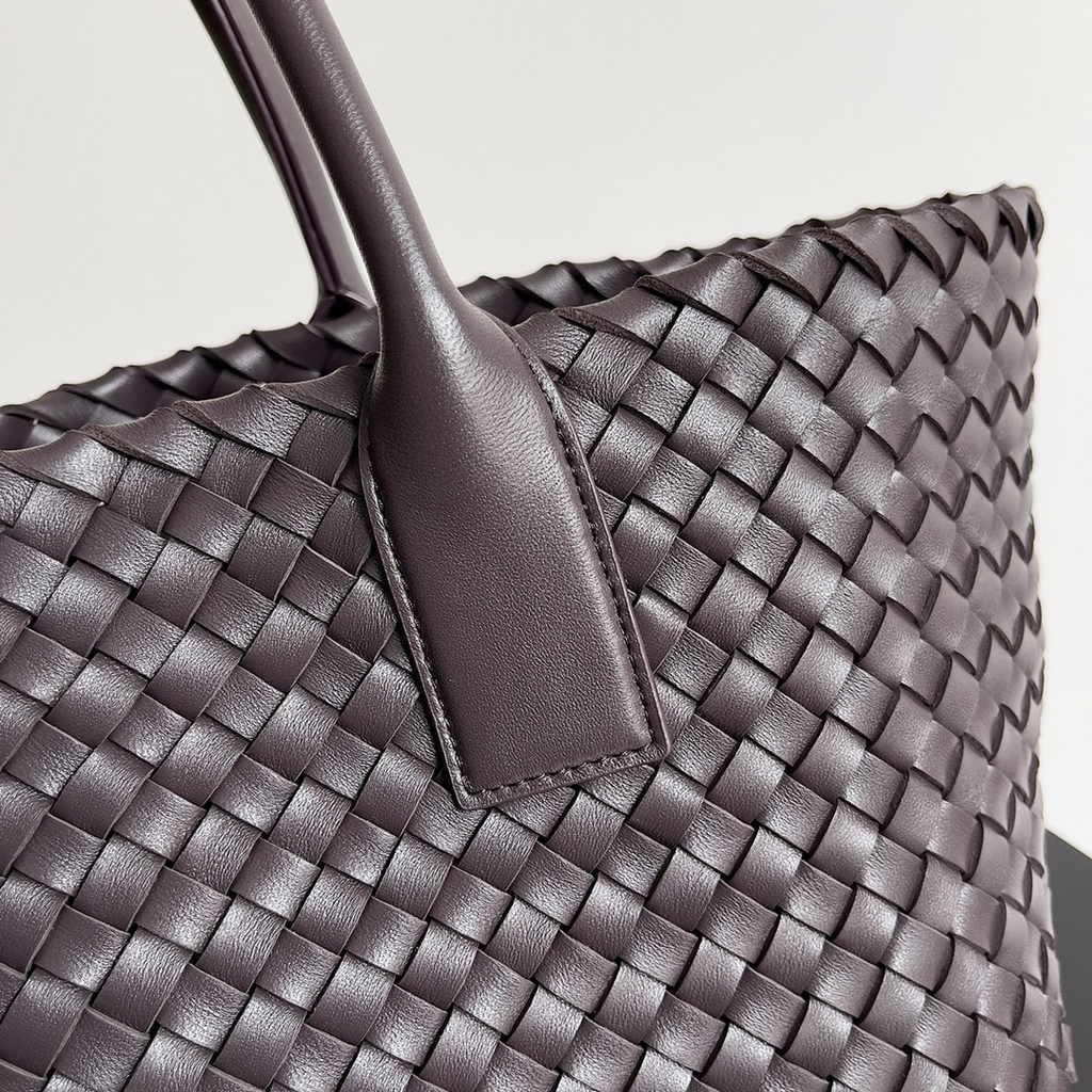 Bottega Veneta Medium Cabat Bag 608810 Fondant lambskin leather