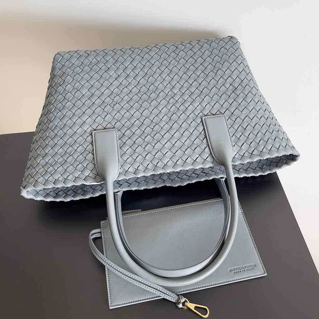 Bottega Veneta Medium Cabat Bag 608810 Gray lambskin leather