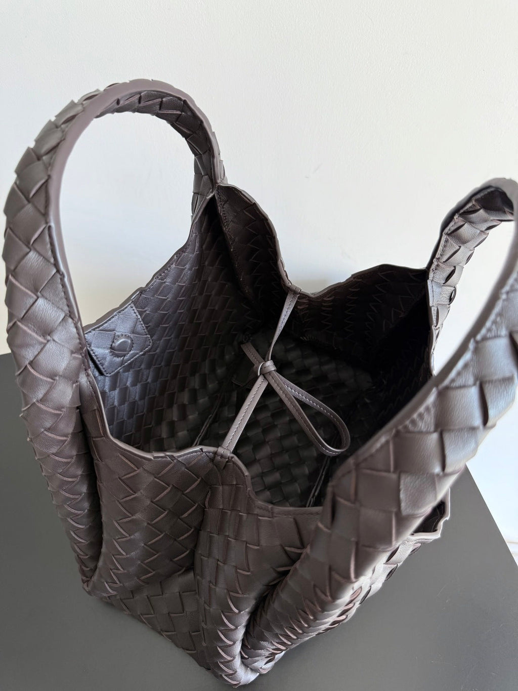 Bottega Veneta Medium Campana Bag 844249 in Coffee