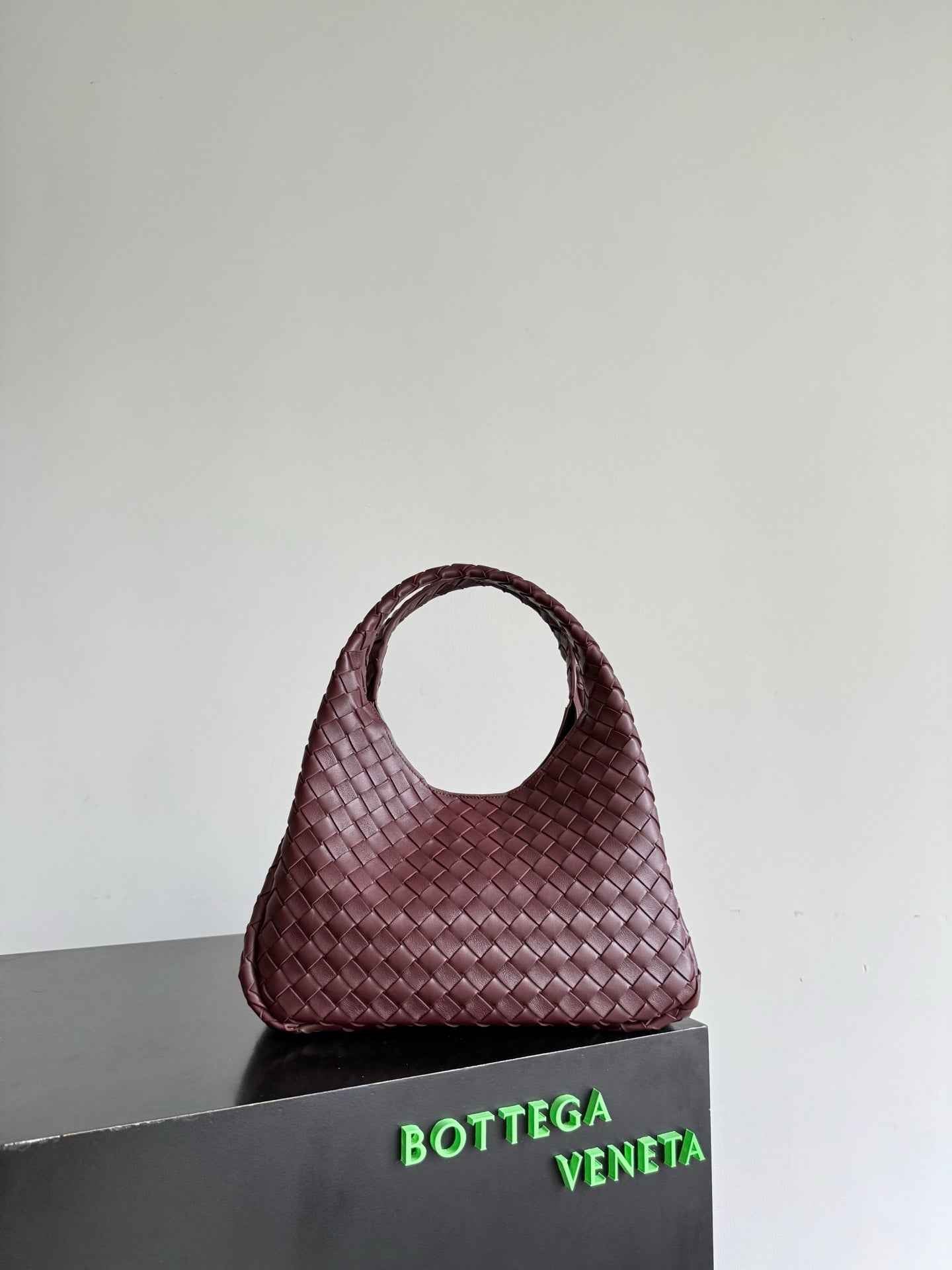 Bottega Veneta Medium Campana Bag 844249 in Wine Red
