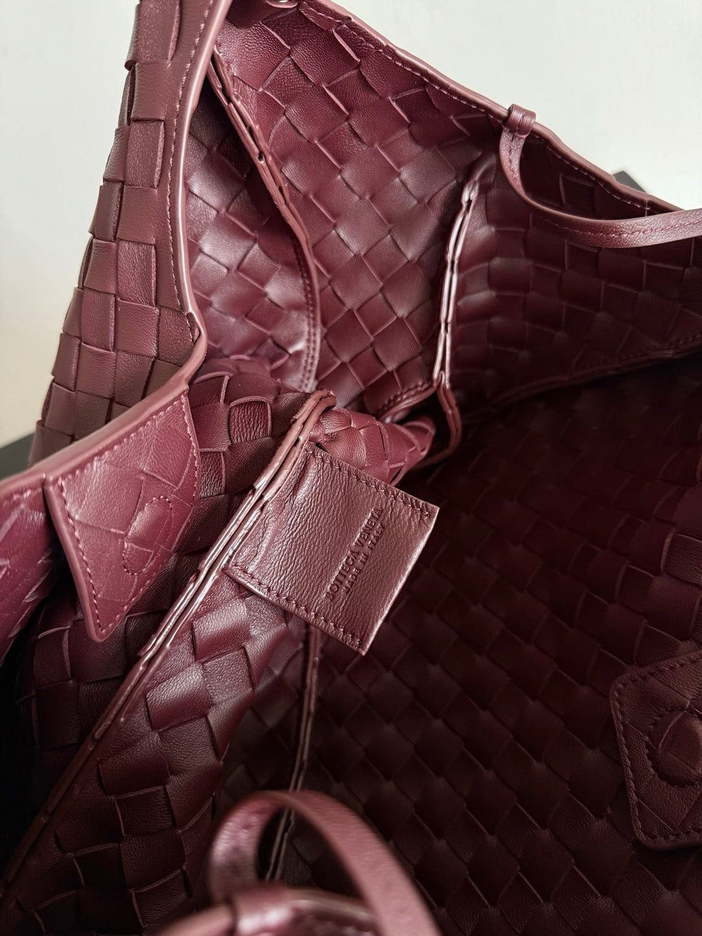 Bottega Veneta Medium Campana Bag 844249 in Wine Red