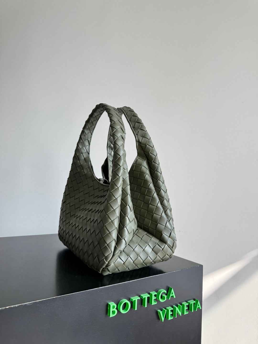 Bottega Veneta Medium Campana Bag 844249 in Green