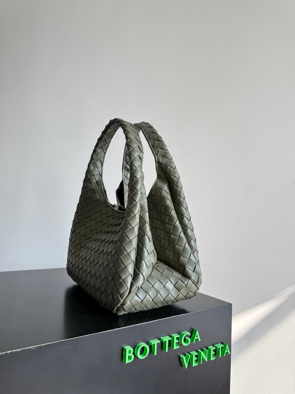 Bottega Veneta Medium Campana Bag 844249 in Green