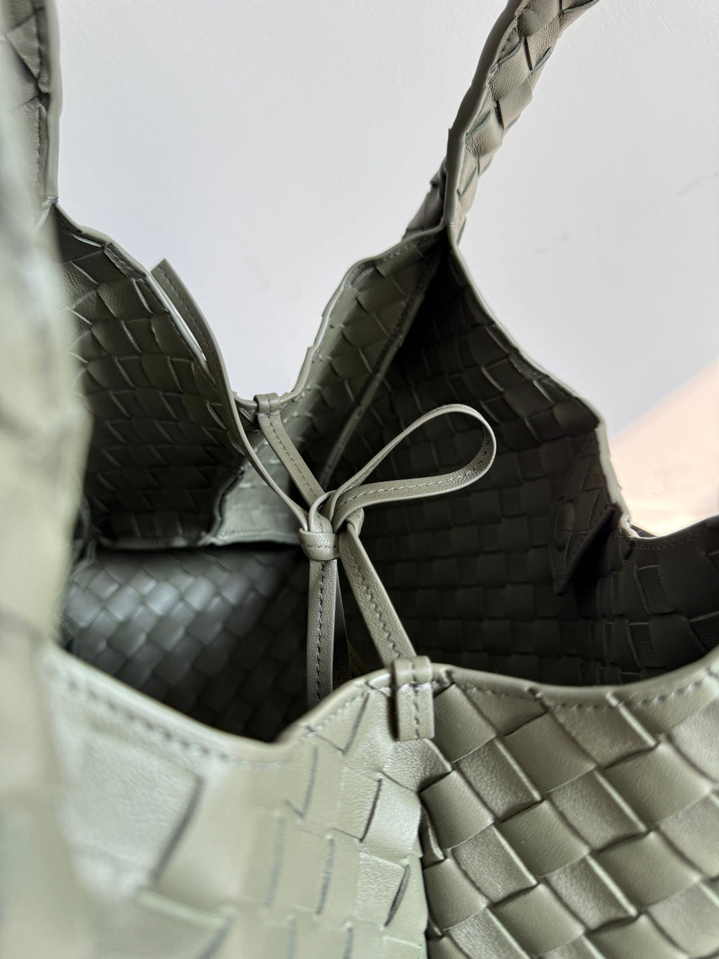 Bottega Veneta Medium Campana Bag 844249 in Green