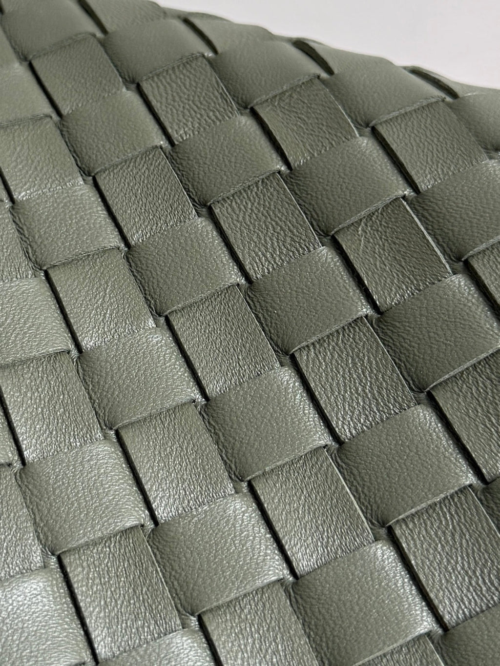 Bottega Veneta Medium Campana Bag 844249 in Green