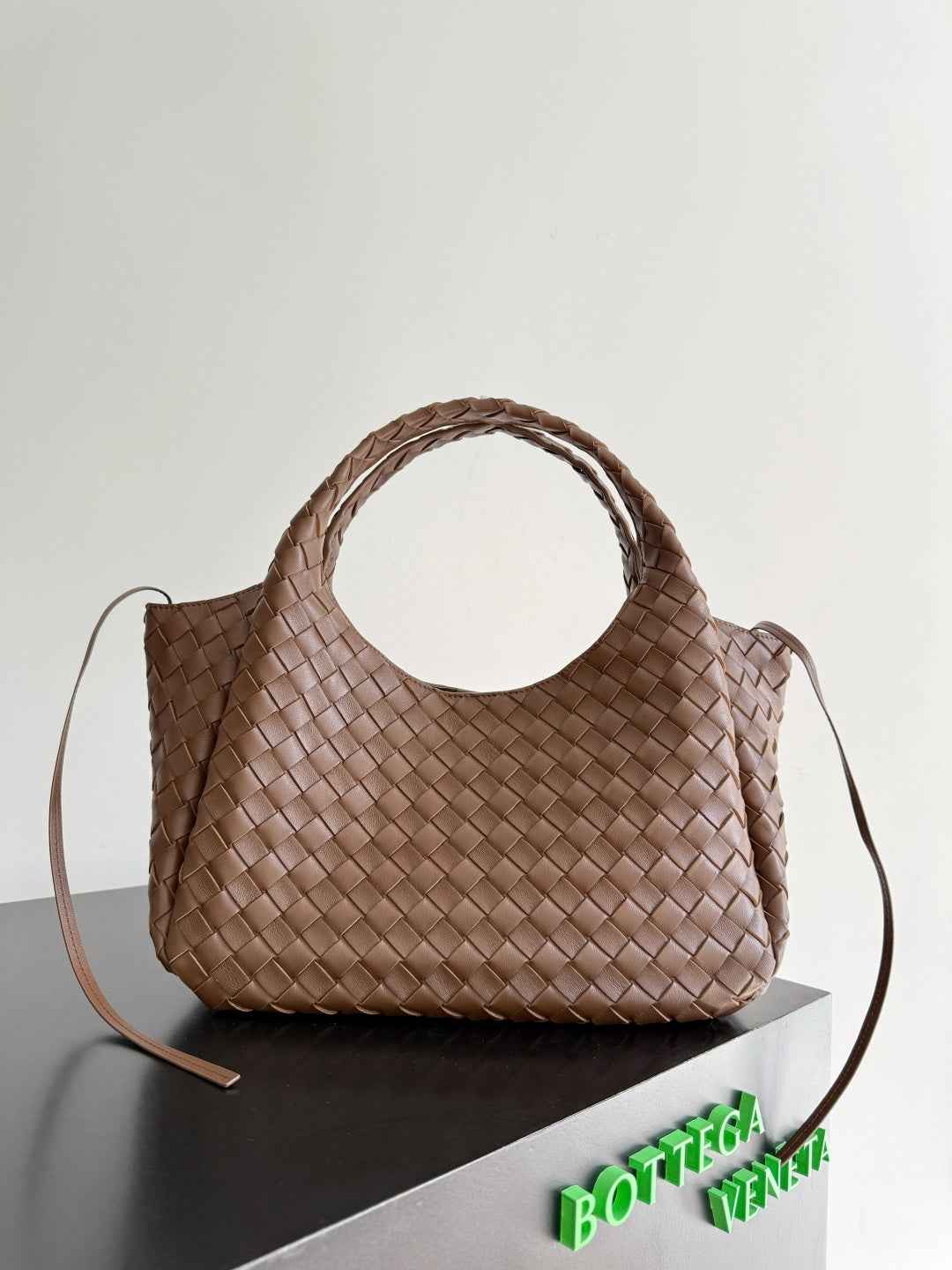 Bottega Veneta Medium Campana Bag 844249 in Brown