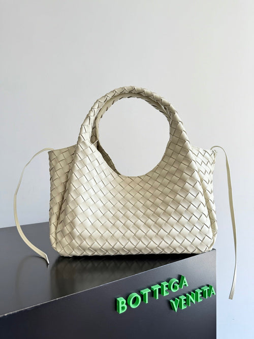 Bottega Veneta Medium Campana Bag 844249 in Beige