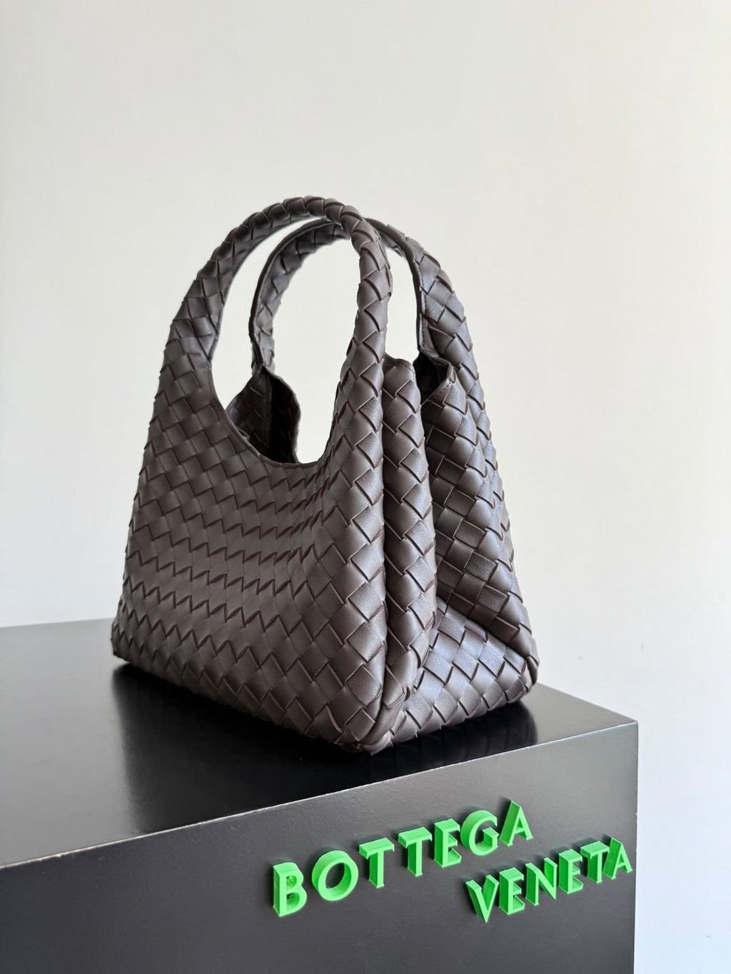 Bottega Veneta Medium Campana Bag 844249 in Coffee
