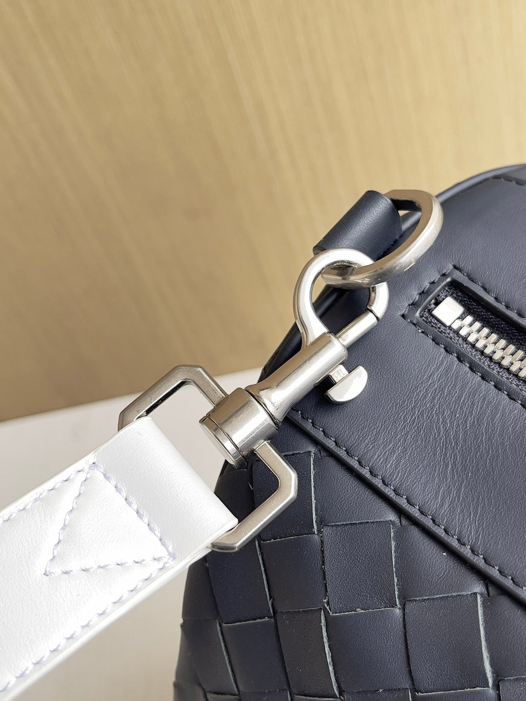 Bottega Veneta Medium Intrecciato Duffle 650066 Calfskin White Blue