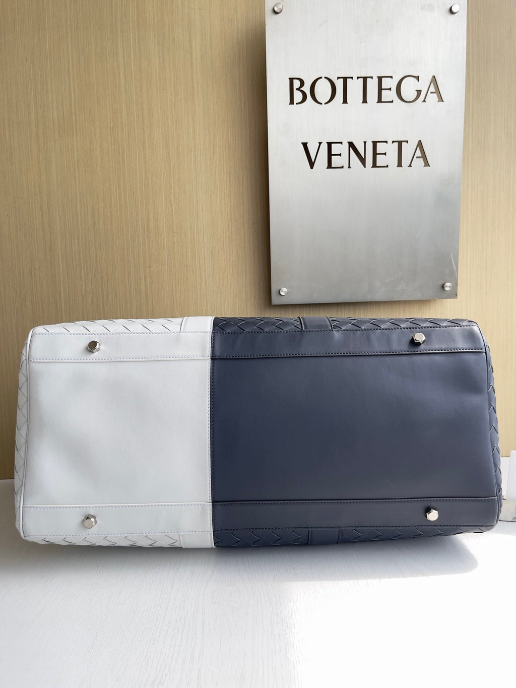Bottega Veneta Medium Intrecciato Duffle 650066 Calfskin White Blue