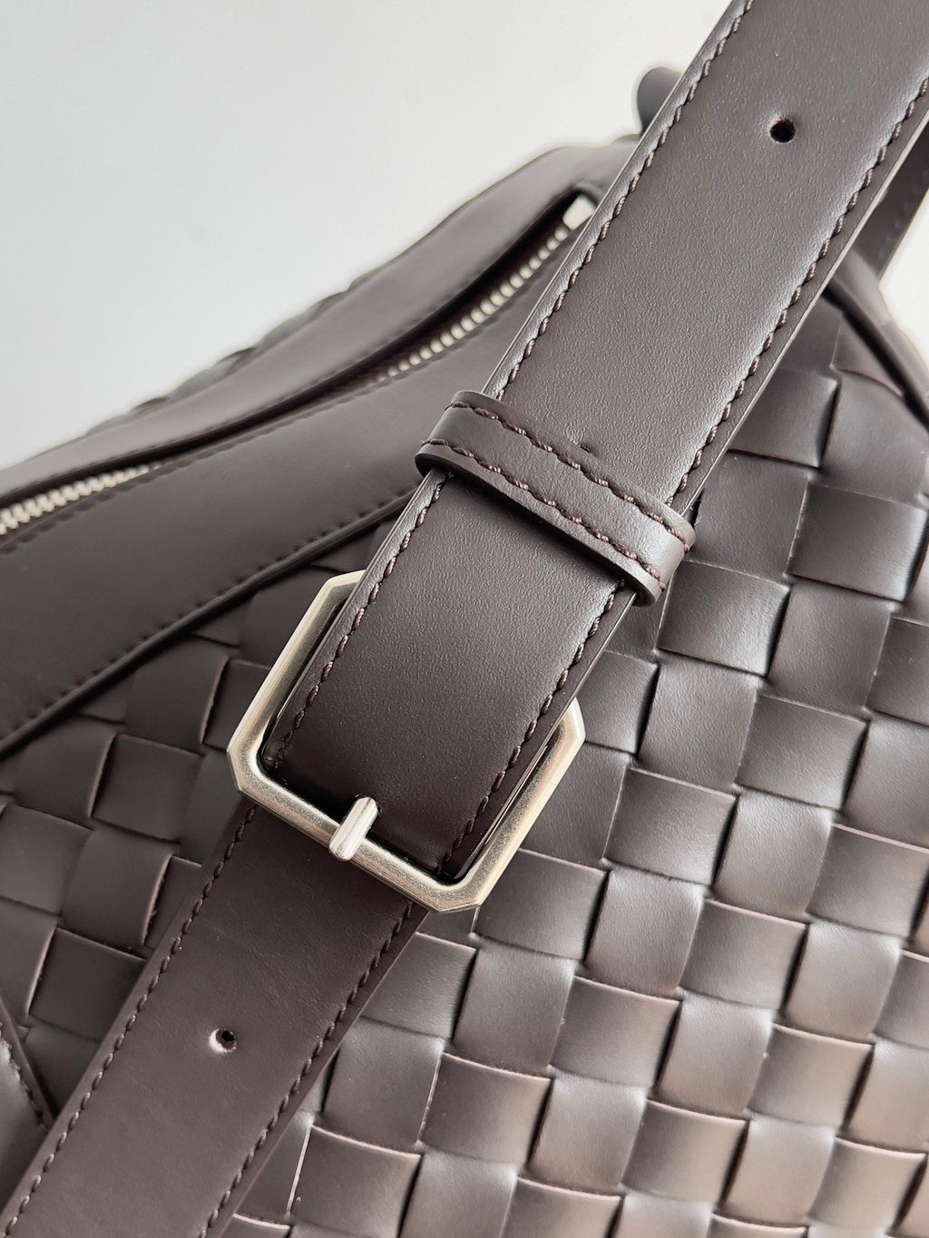 Bottega Veneta Medium Intrecciato Duffle 650066 Calfskin Brown