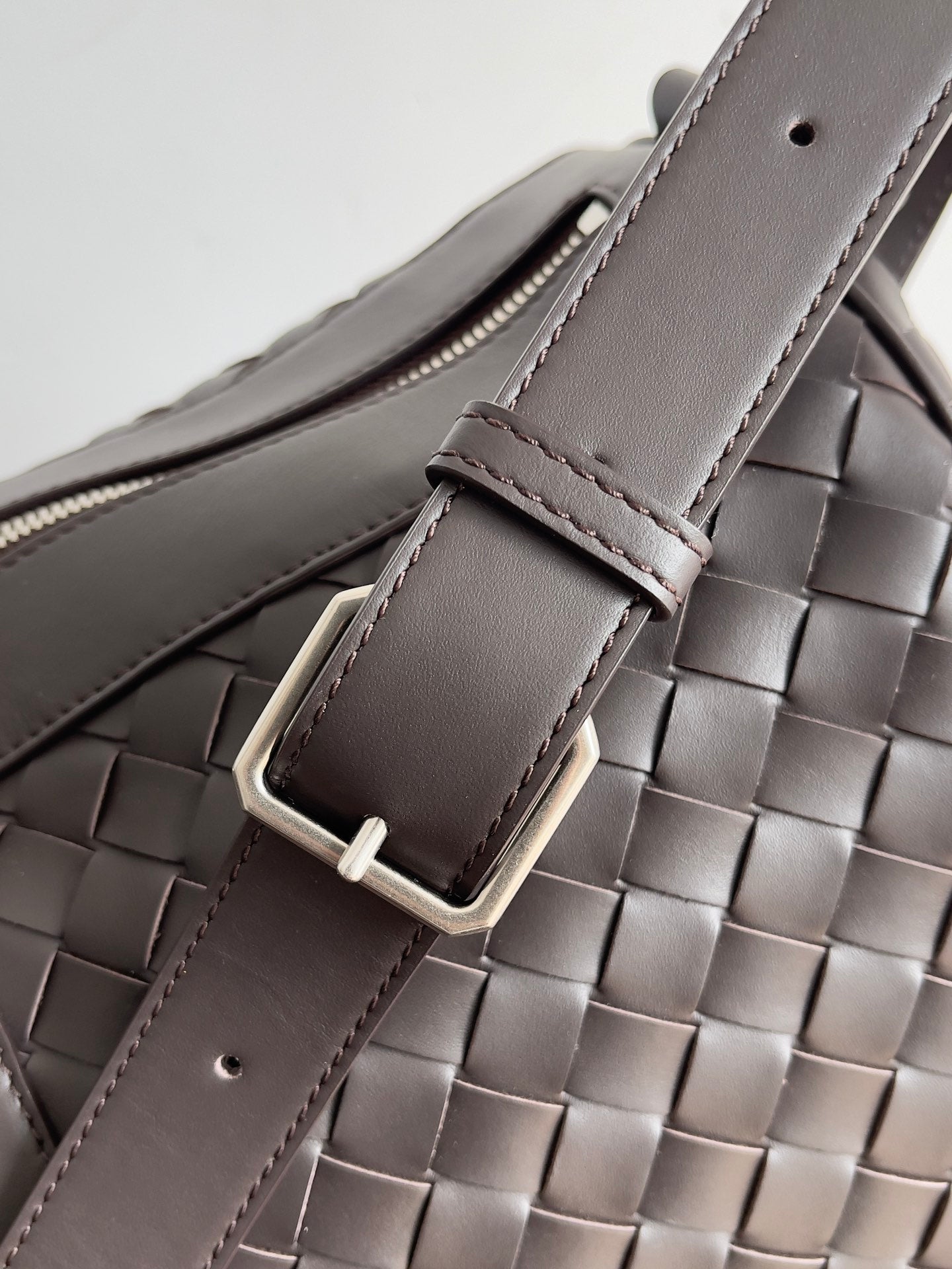 Bottega Veneta Medium Intrecciato Duffle 650066 Calfskin Brown