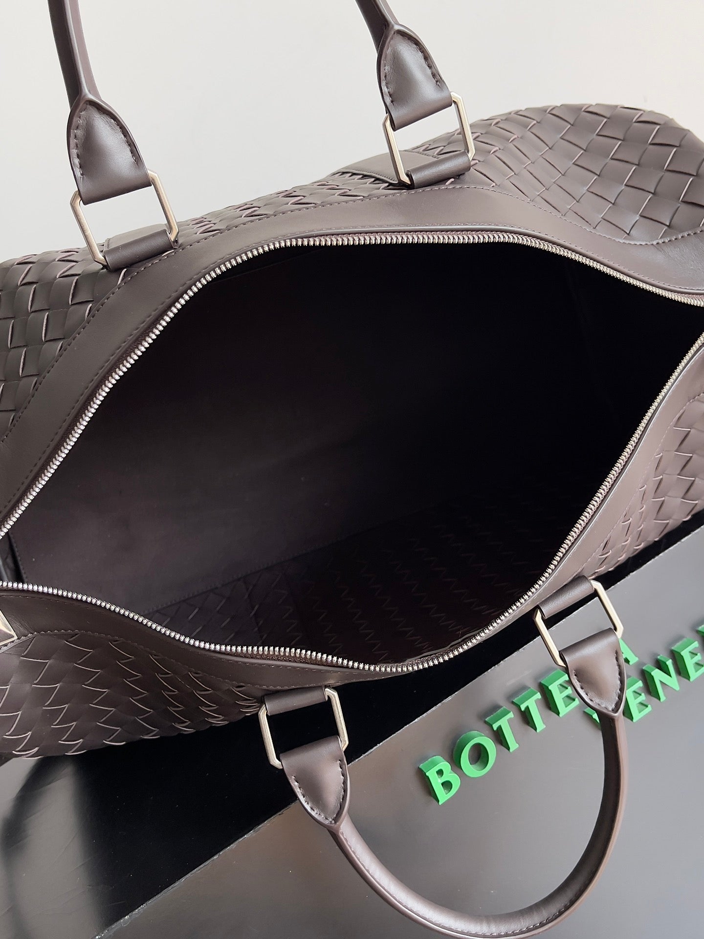 Bottega Veneta Medium Intrecciato Duffle 650066 Calfskin Brown